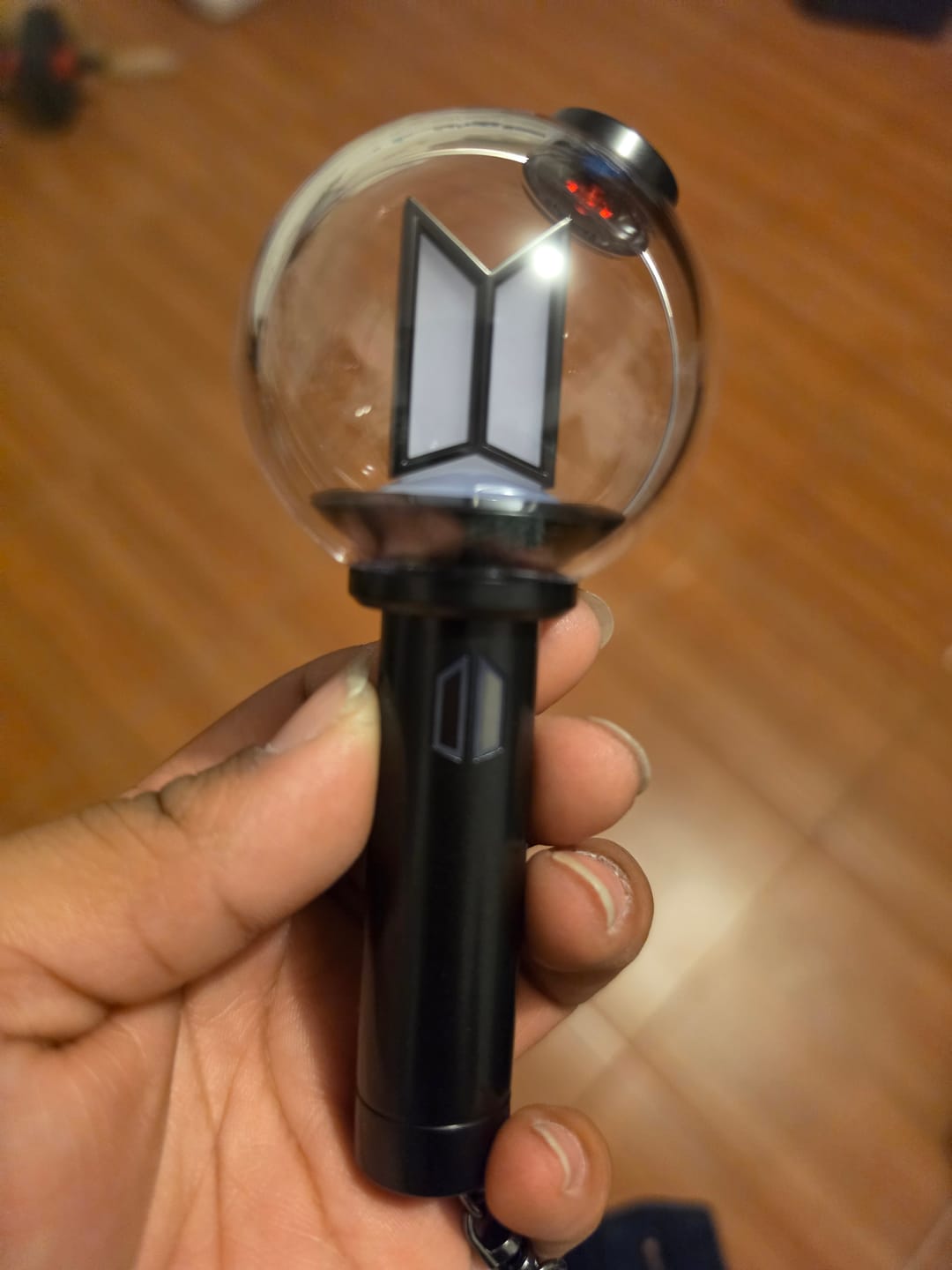 Customer photo review of BTS - OFFICIAL LIGHT STICK VER.4 KEYRING