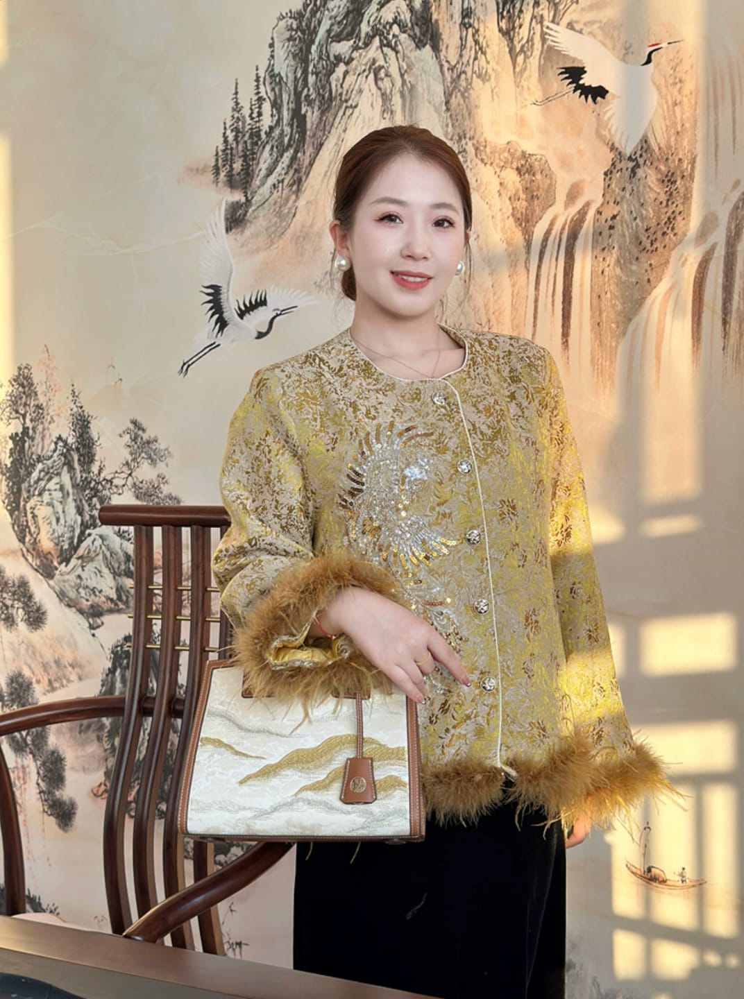 Customer photo review of Tang Red 27 Embroidered Mountain Mist Tote (Special Invitation Only)