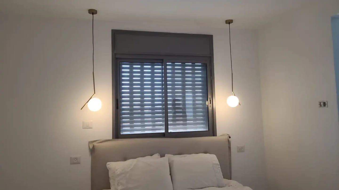Customer photo review of Chrome Pendant Light for Kitchen Island, Glass Cage, 15–30 cm