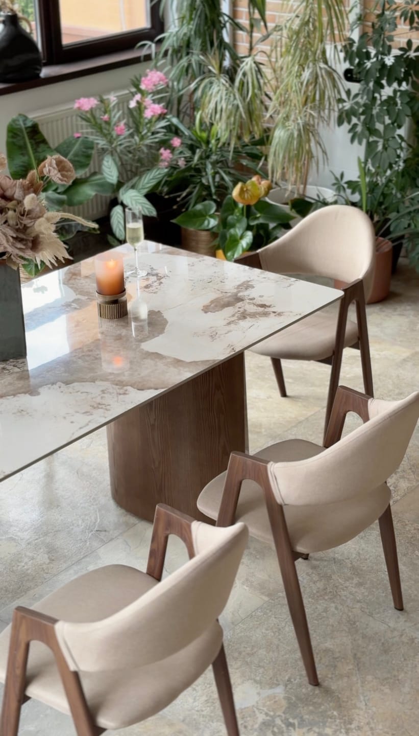 Customer photo review of Scaun tapitat modern K344, bej/nuc, stofa clasica/metal, 51x57x82 cm