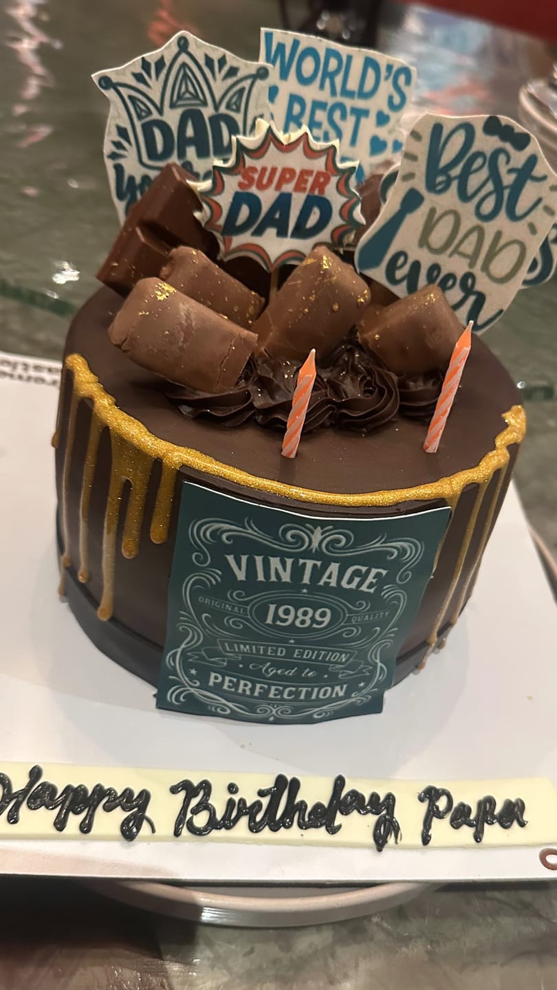 Customer photo review of Gold drip birthday Cake