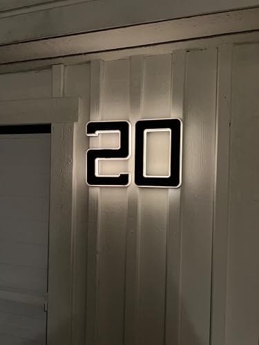 Customer photo review of SolarZahl | Beleuchtete Hausnummer Solar