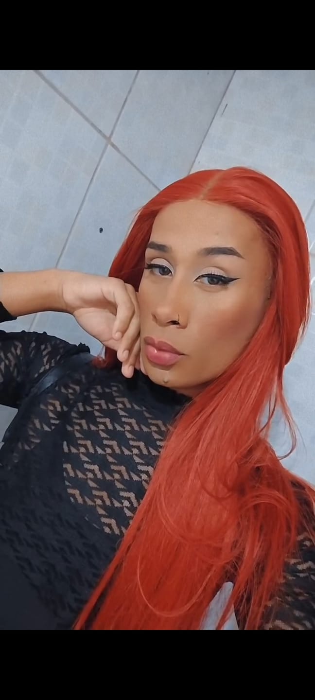Customer photo review of Lace Front Super Queen 13x4 - Vermelho MRED