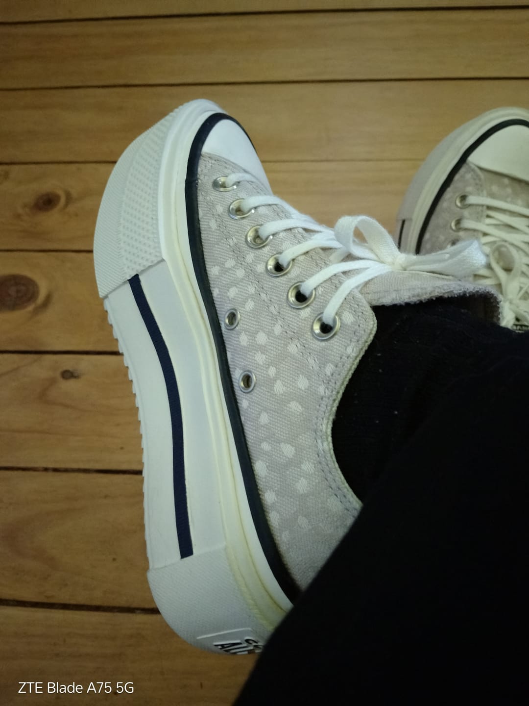 Customer photo review of Zapatilla Converse Double Stack Mujer Beige