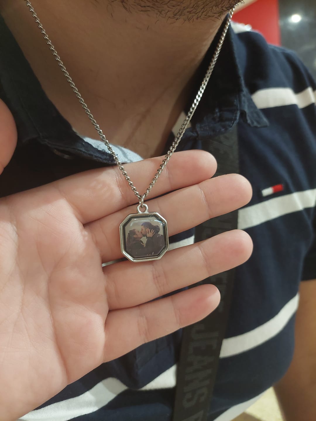 Customer photo review of Colar com Foto Secreta Personalizado