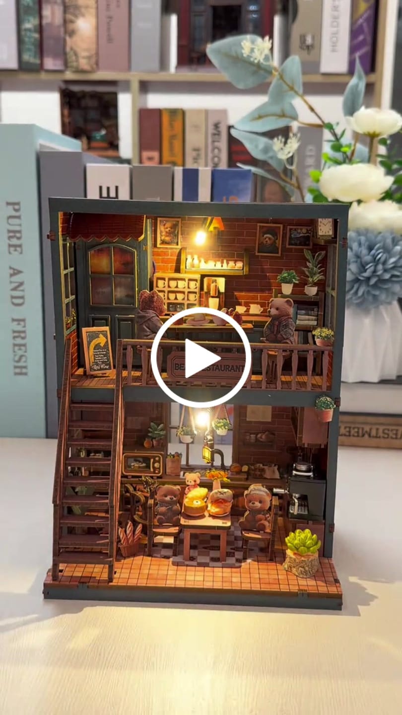 Customer video review of Woodland bistro | Bear restaurant kit