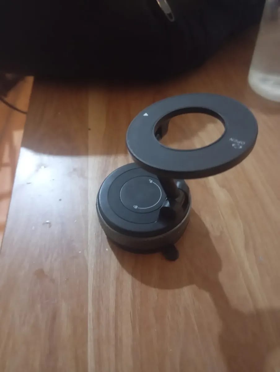 Customer photo review of 🧲 Soporte Magnético SmartHold Pro®