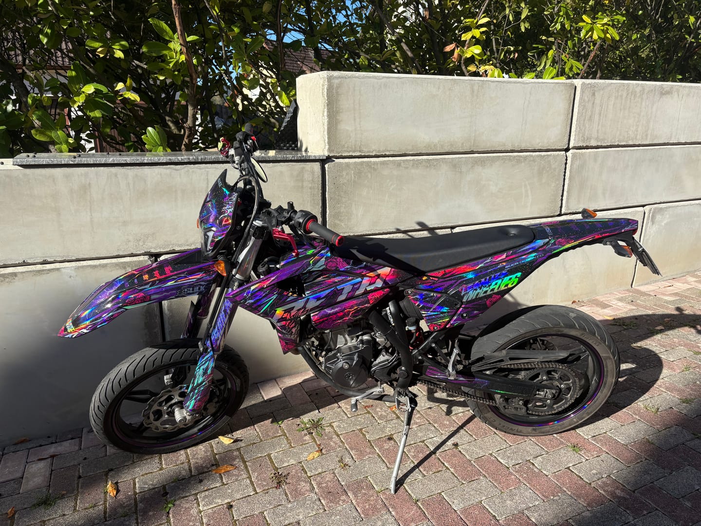 Customer photo review of Holographic-Glitter Finish (Gloss)