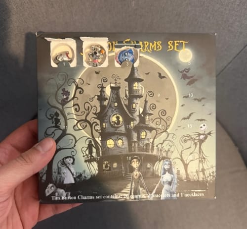 Customer photo review of Calendario de Adviento Tim Burton
