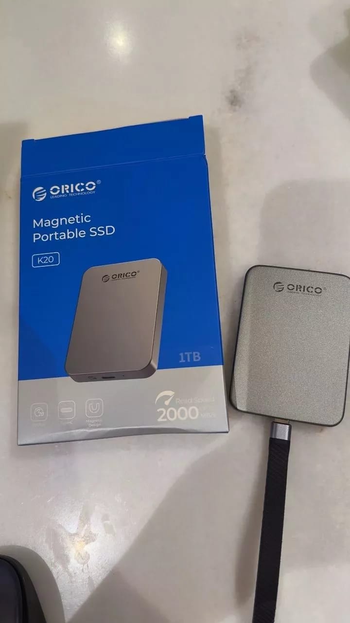 Customer photo review of ORICO k20 Magnetic Portable SSD (32GB - 2TB)