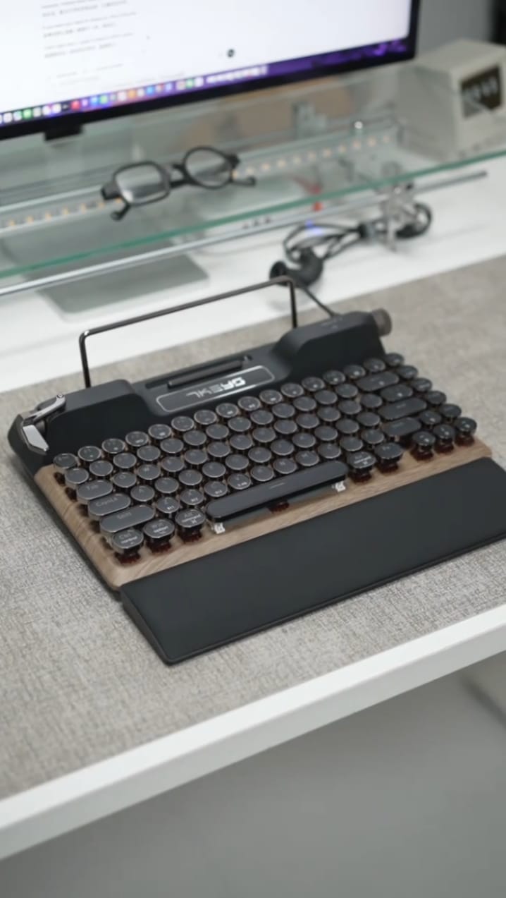 Customer photo review of Classic Typewriter Keyboard