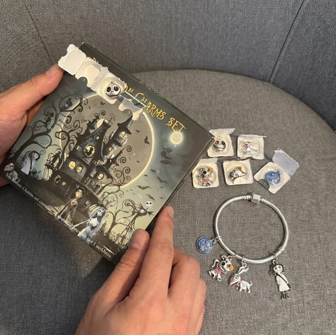 Customer photo review of Calendario de Adviento Tim Burton