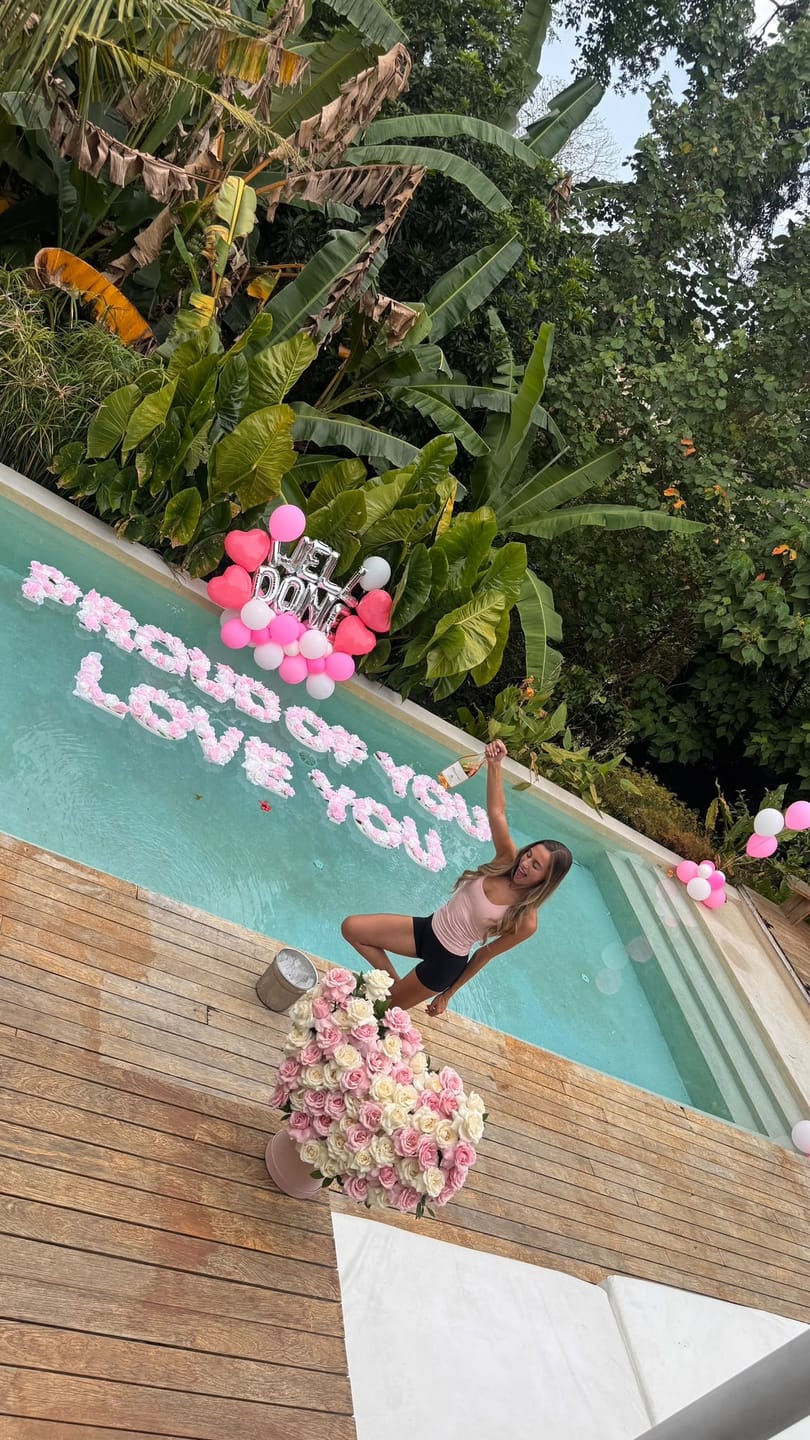Customer photo review of 🎈 Pool Balloon Decoration Setup