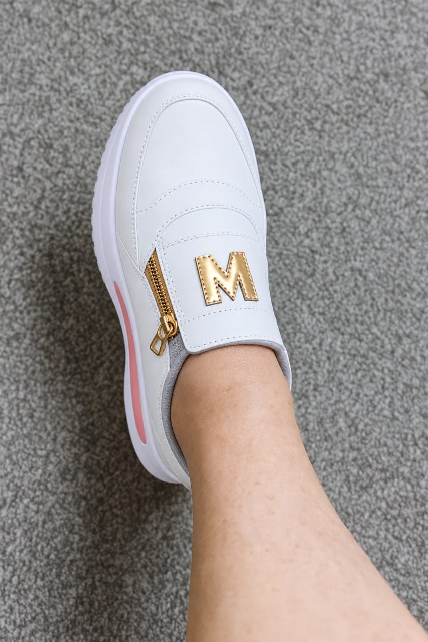Customer photo review of Tênis Ortopédico Feminino OrtoMila