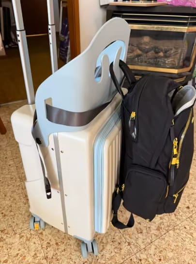 Customer photo review of Maleta con asiento integrado ViaNuvo™