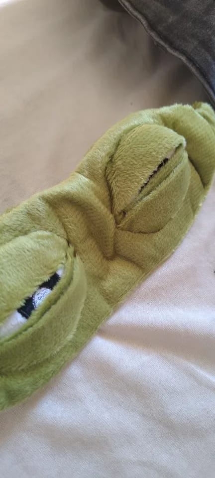 Customer photo review of Froggy's Ribbit Sleep Mask