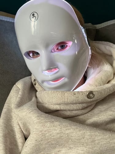 Customer photo review of LED Face Mask - Red Light Therapy