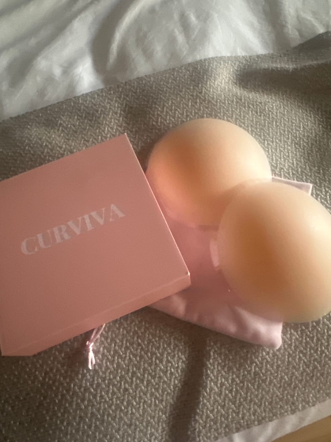 Customer photo review of Pezoneras Círculos sin Adhesivo