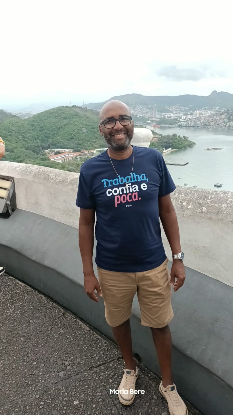 Customer photo review of Camiseta | Trabalha, confia e poca.