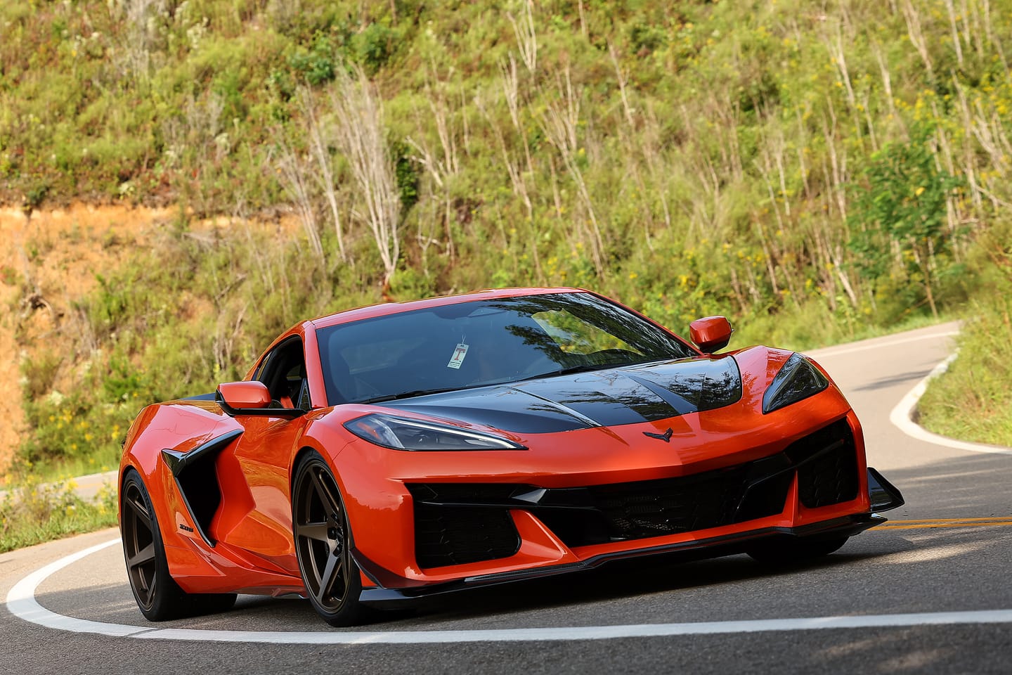 Customer photo review of Corvette C8 Z06 | Z07 DRY Carbon Fiber Front Splitter & No Drill Canards