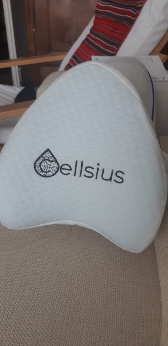 Customer photo review of Coussin Orthopédique Genoux Cellsius - Le secret d'un sommeil sans douleur