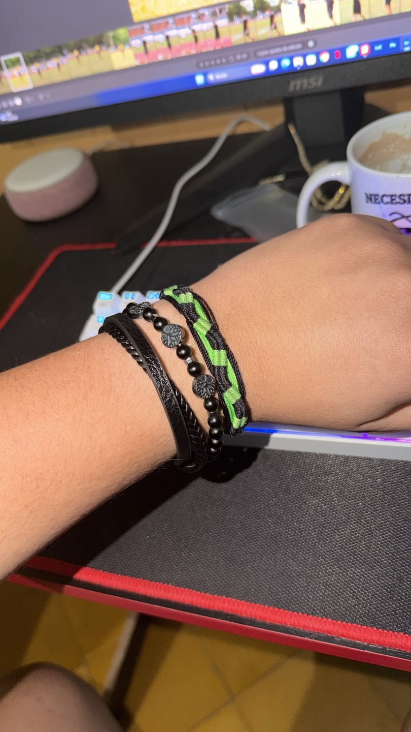 Customer photo review of PULSERA CUERO ÁRBOL DE VIDA