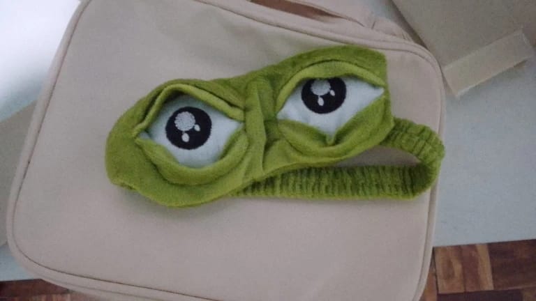 Customer photo review of Froggy's Ribbit Sleep Mask