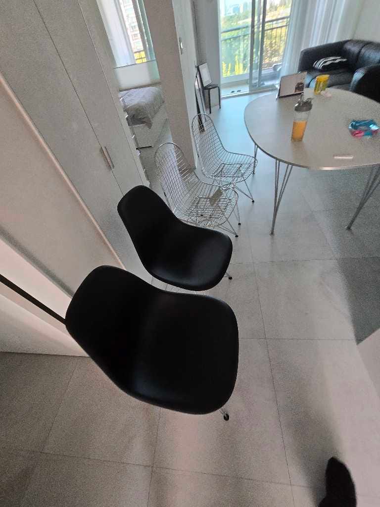 Customer photo review of Eames Plastic Side Chair DSR (without upholstery)