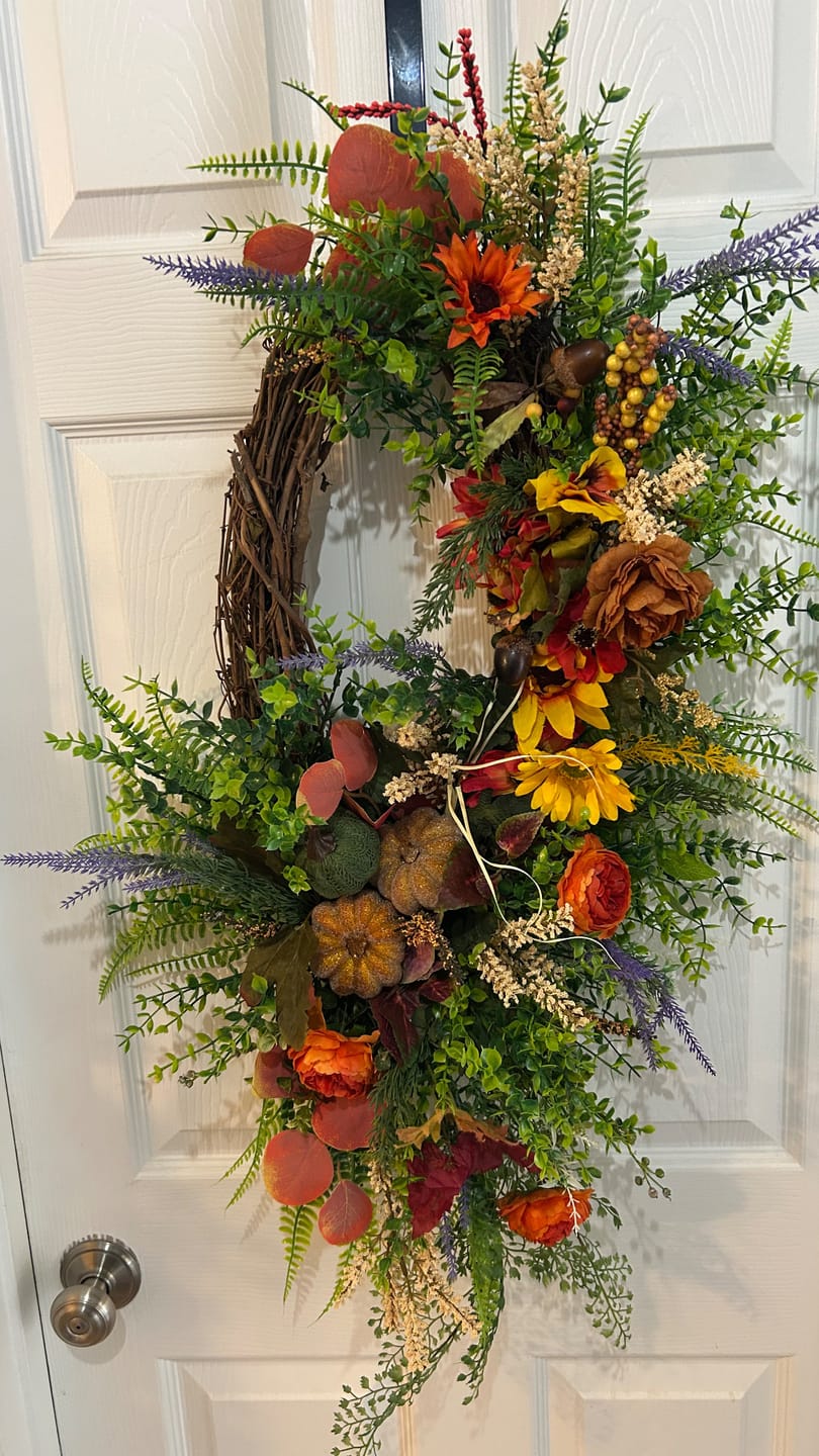 Customer photo review of 16" Oval Grapevine Wreath - DECOE-036
