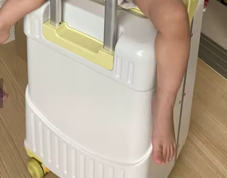 Customer photo review of Maleta con asiento integrado ViaNuvo™