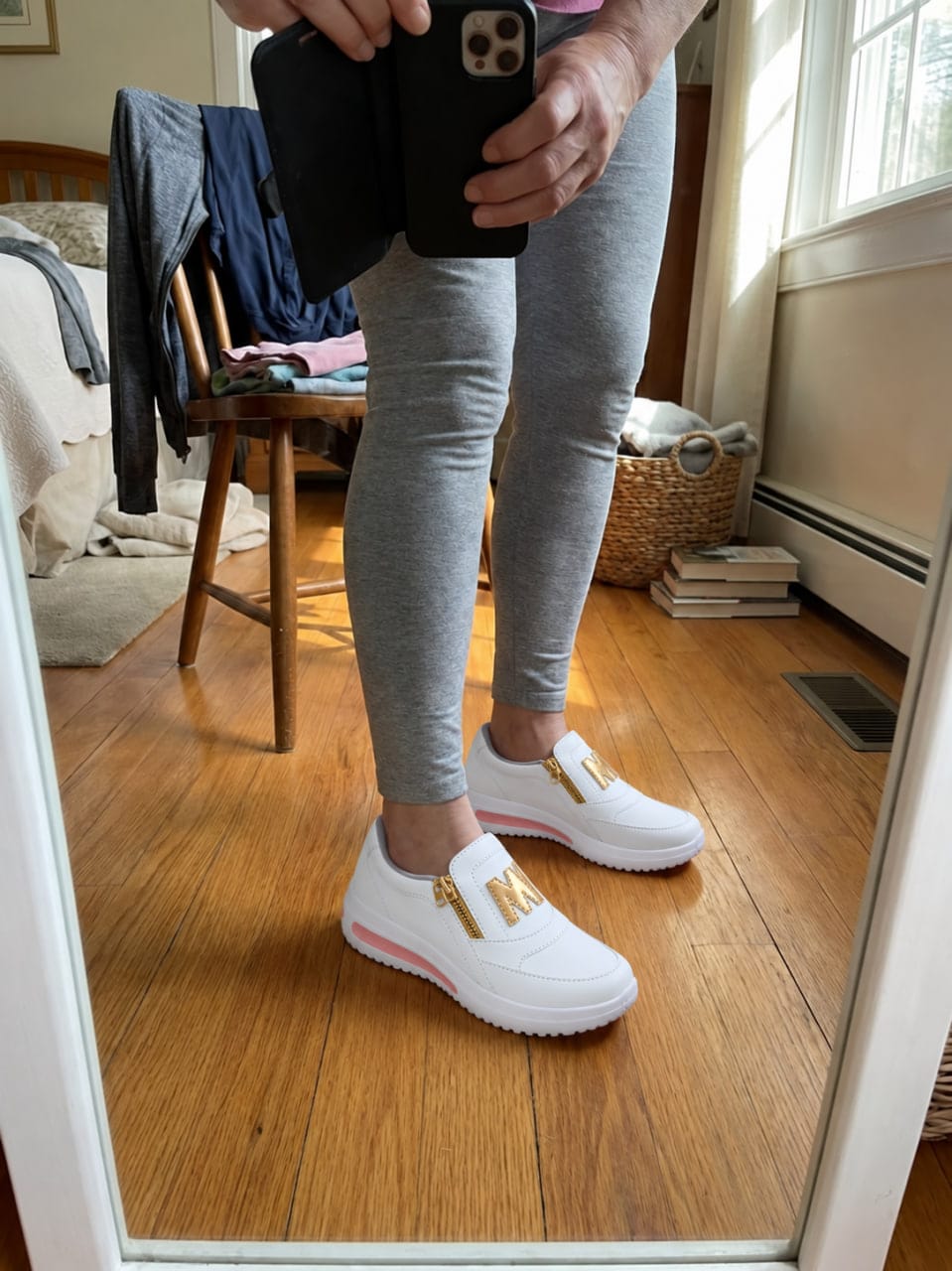 Customer photo review of Tênis Ortopédico Feminino OrtoMila