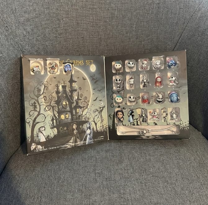 Customer photo review of Calendario de Adviento Tim Burton