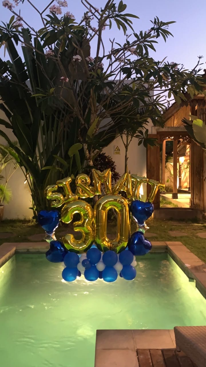 Customer photo review of 🎈 Pool Balloon Decoration Setup