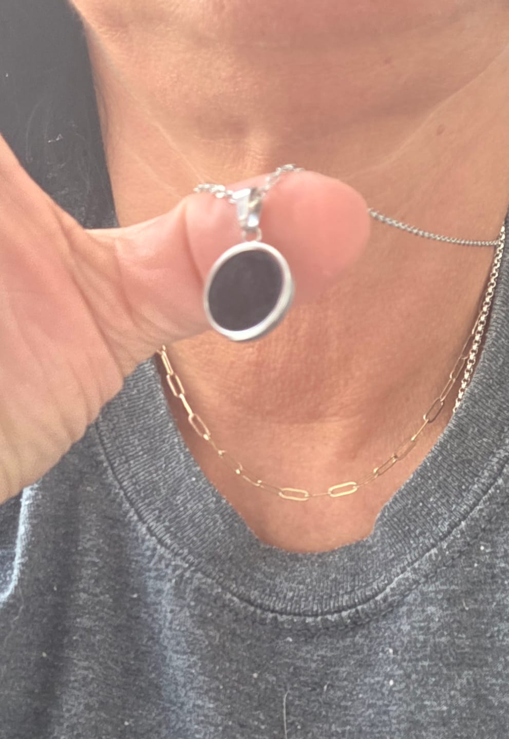 Customer photo review of Obsidian Halskette - Kreismedallion