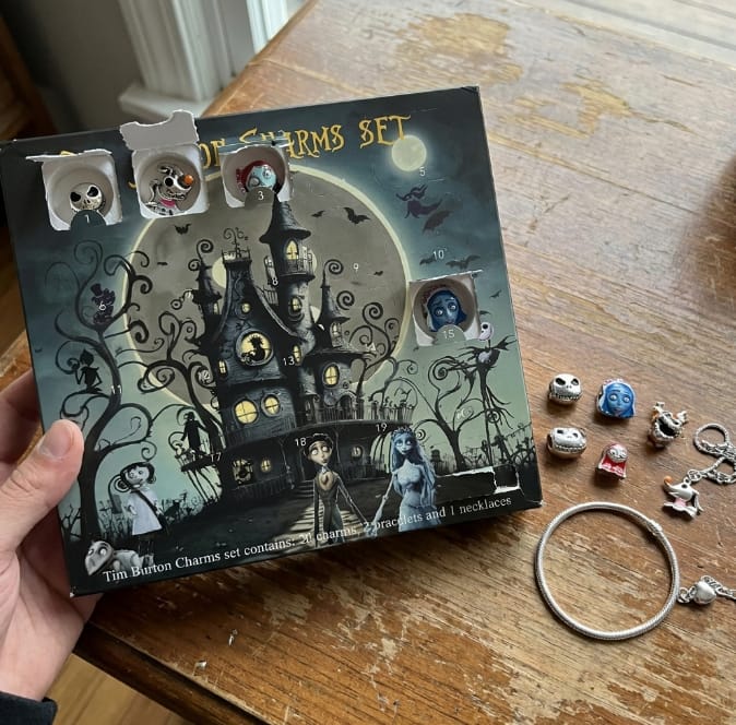 Customer photo review of Calendario de Adviento Tim Burton