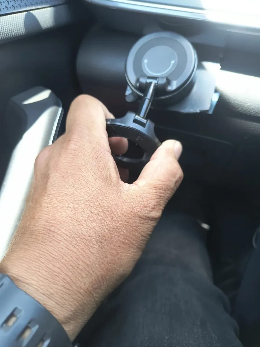 Customer photo review of 🧲 Soporte Magnético SmartHold Pro®
