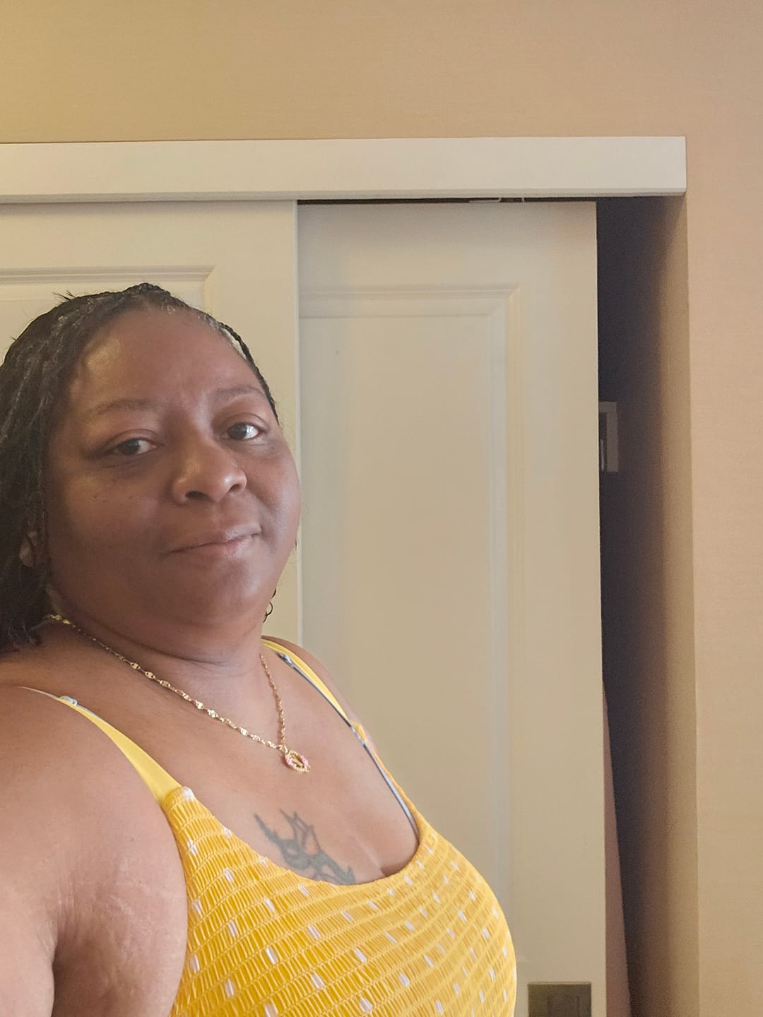 Customer photo review of Heart Layer Name Necklace