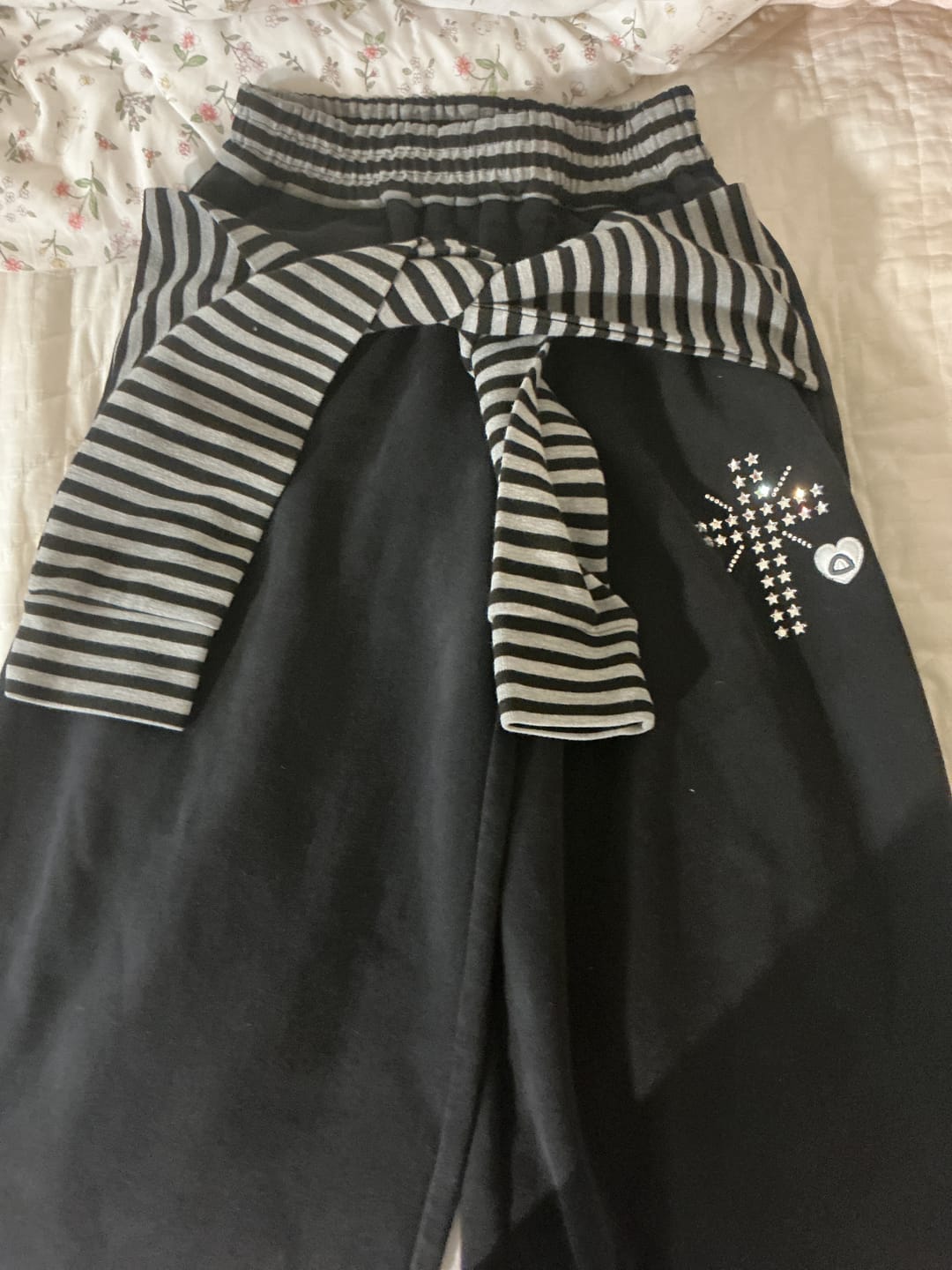 Customer photo review of Aelfric Eden Stripe Layered Baggy Barrel Sweatpants
