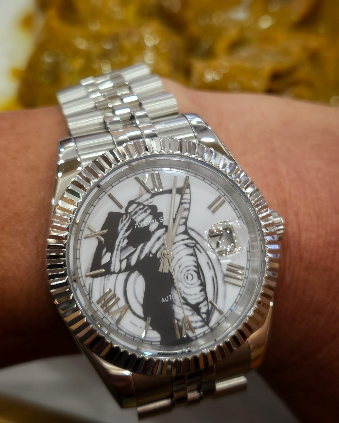 Customer photo review of EONDATE MAXI CLASSIC WATCH