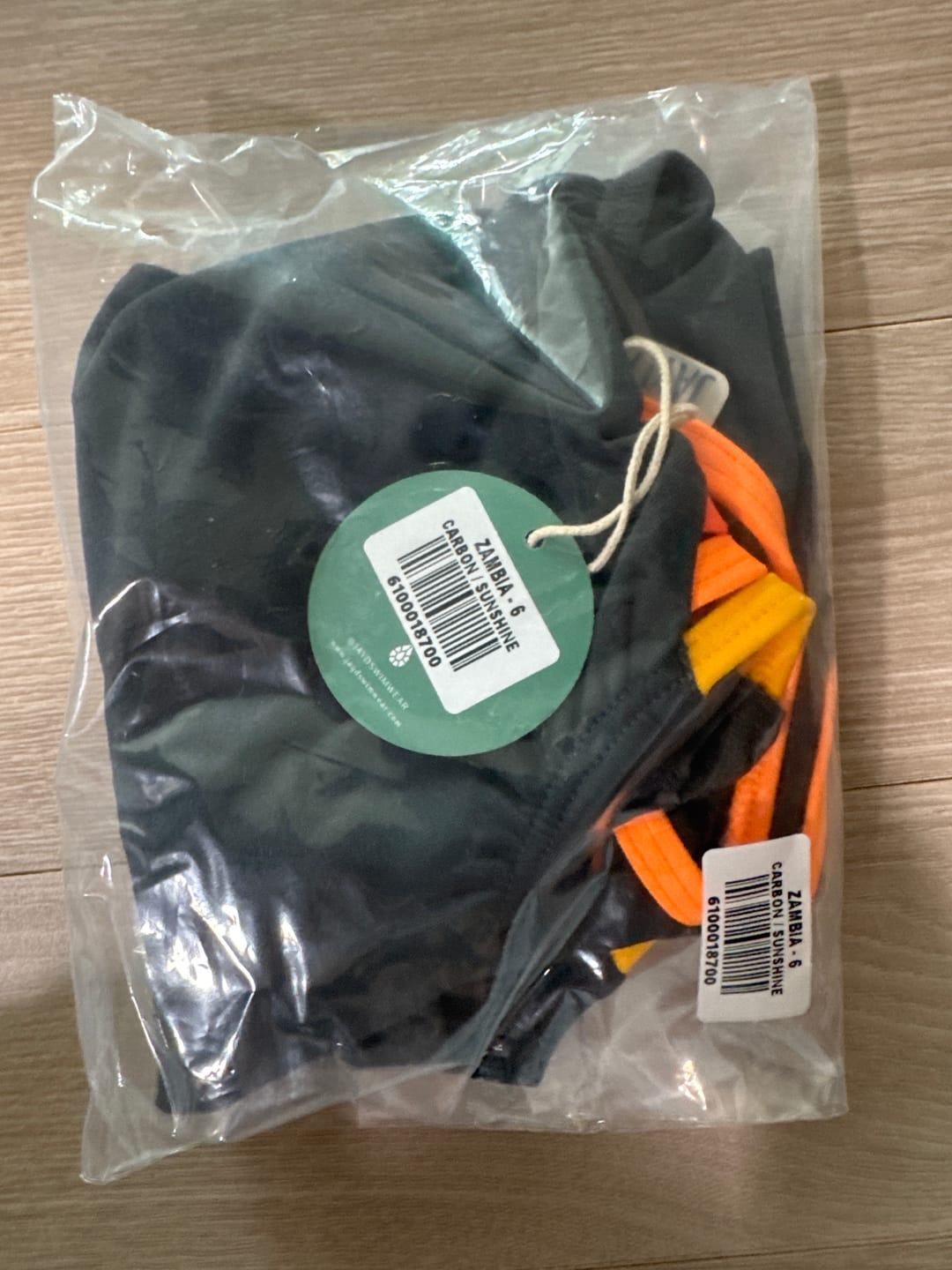 Customer photo review of ZAMBIA ONE PIECE - Carbon|Sunshine