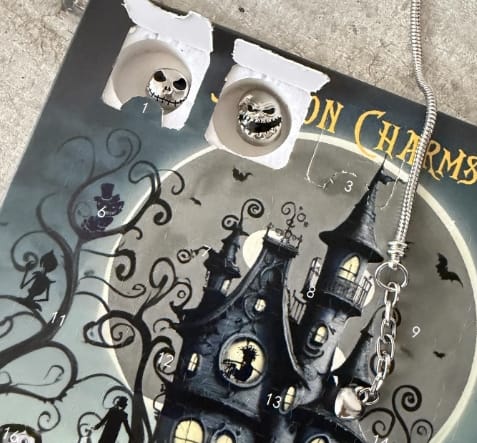 Customer photo review of Calendario de Adviento Tim Burton