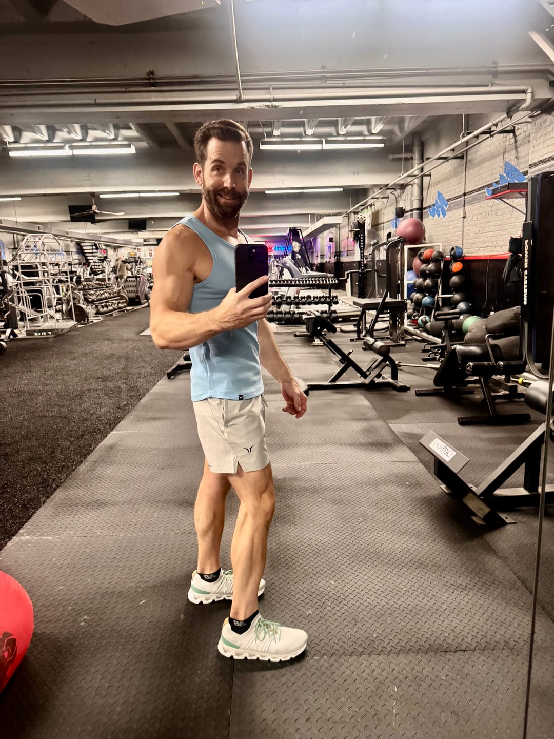 Customer photo review of Apex 2-in-1 Shorts 5"