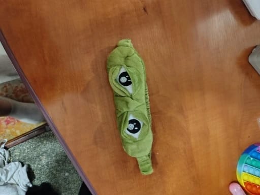 Customer photo review of Froggy's Ribbit Sleep Mask