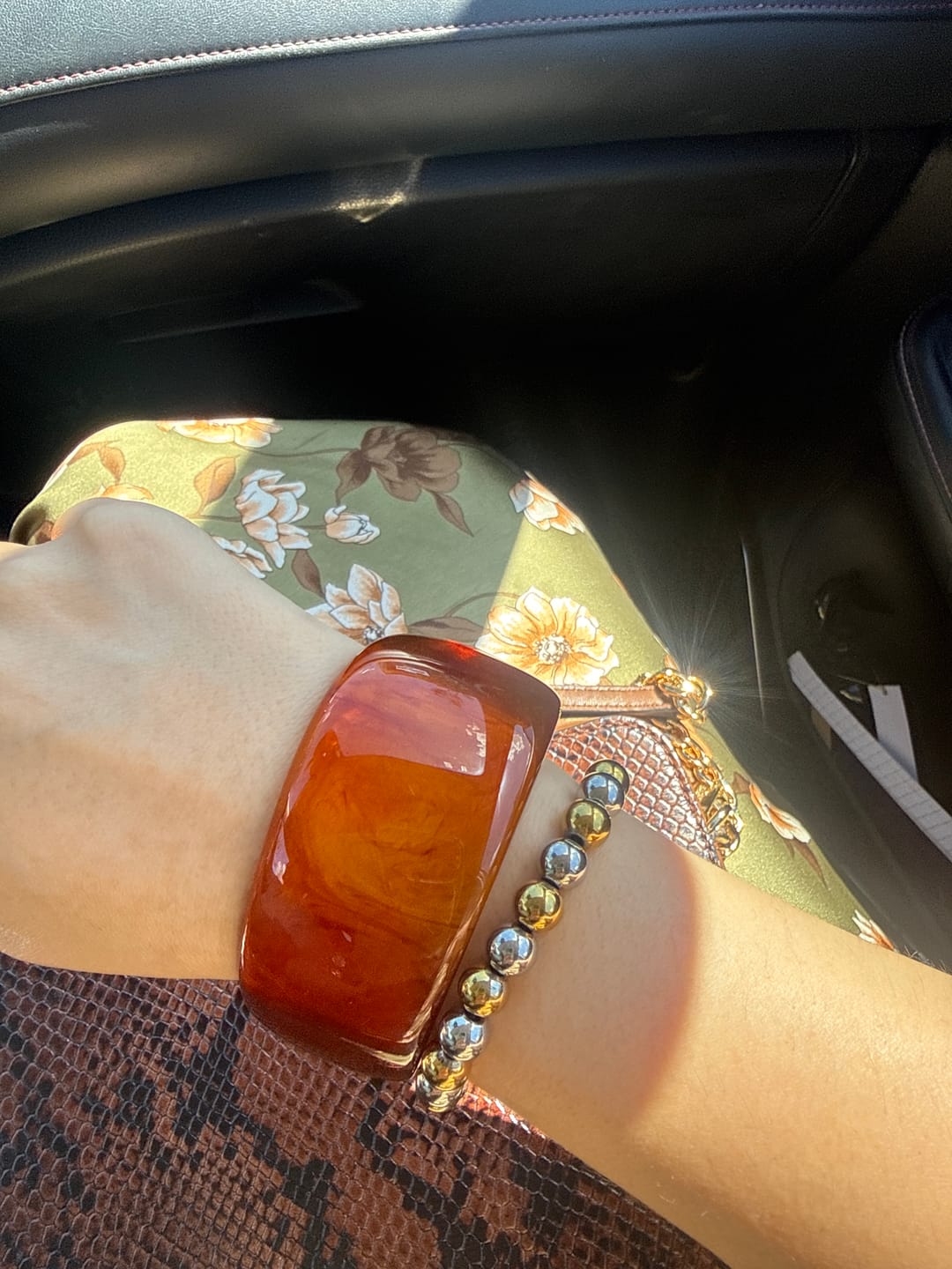 Customer photo review of Brazalete Cerrado Ondulado Chunky Café
