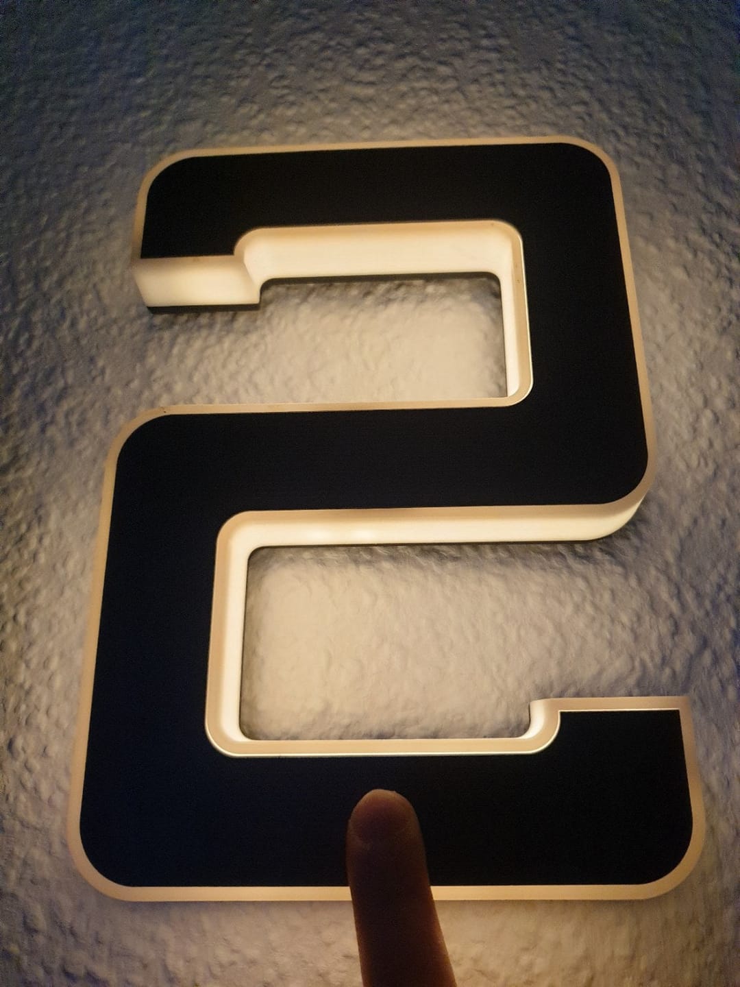 Customer photo review of SolarZahl | Beleuchtete Hausnummer Solar