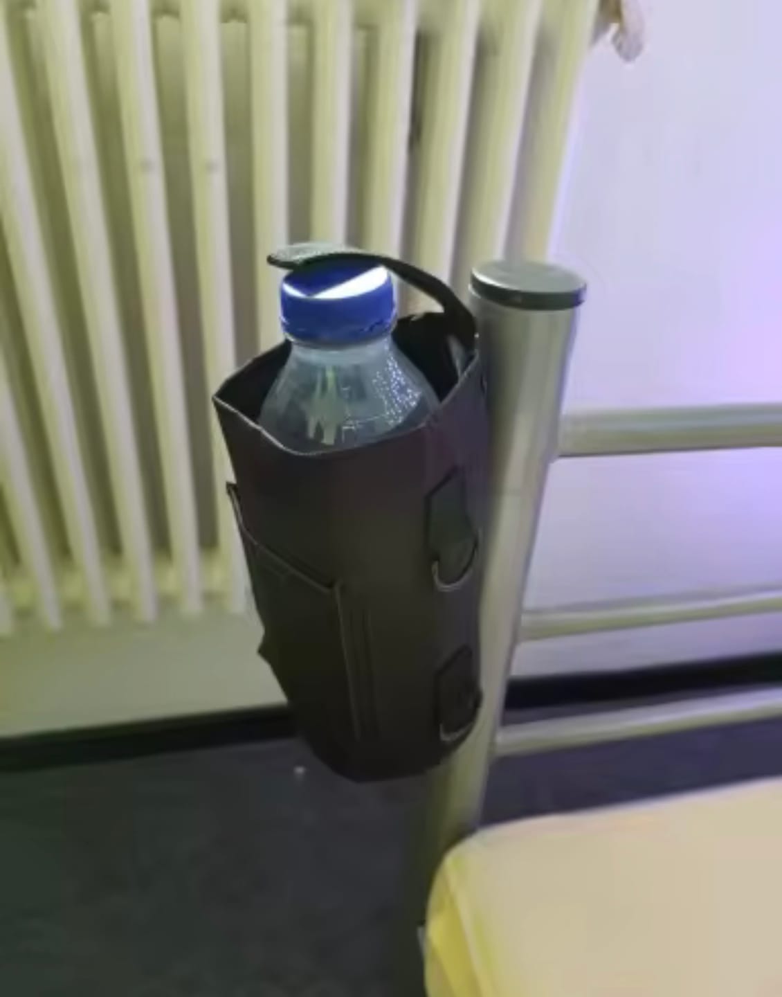 Customer photo review of Magnetic Gym Water Bottle Bag