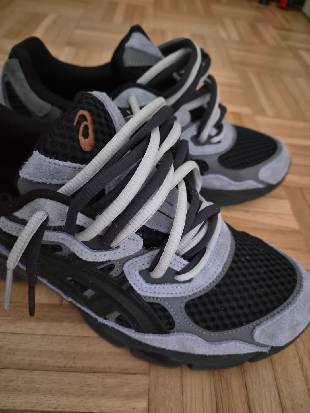 Customer photo review of GEL-NYC Black Cement Grey - Double Laces