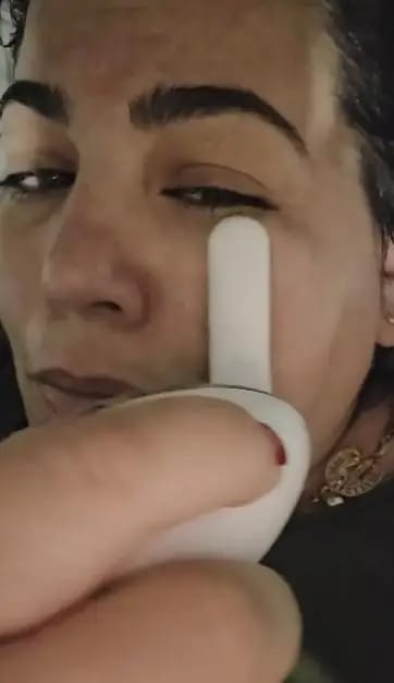 Customer photo review of Masajeador Facial cara y cuello