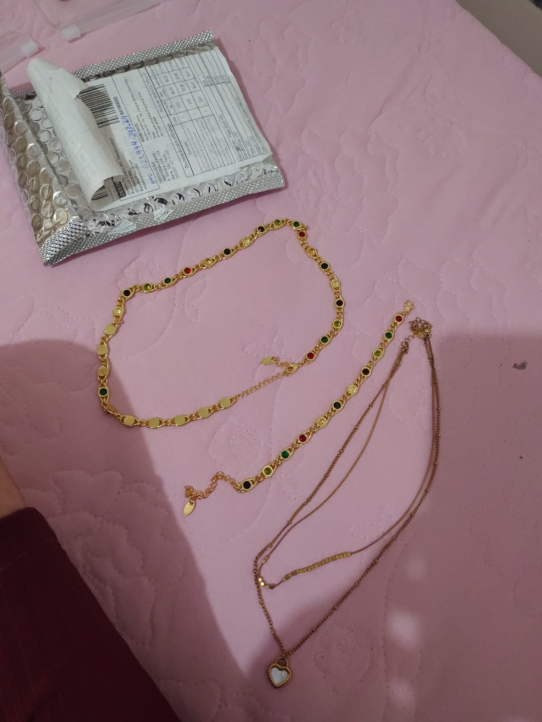 Customer photo review of Colar Chloé Banhado em Ouro 18k