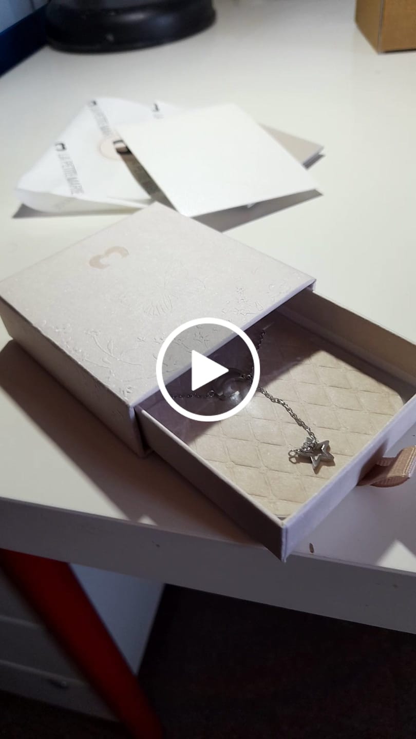 Customer video review of Cajita Joyas - Nude Beige